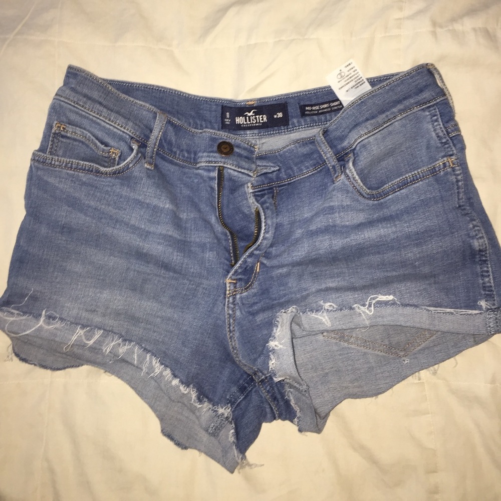Hollister shorts light wash